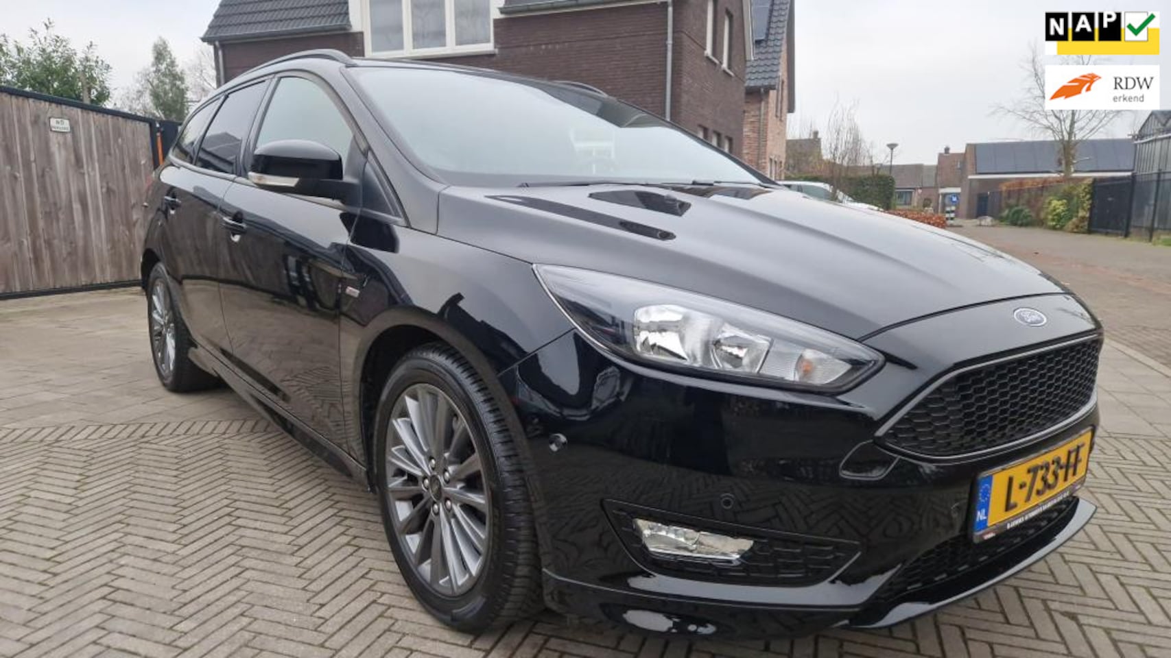 Ford Focus Wagon - 1.5 150pk ST Line in bijna nieuwstaat! Verwarmd stuur+stoelen+voorruit - AutoWereld.nl