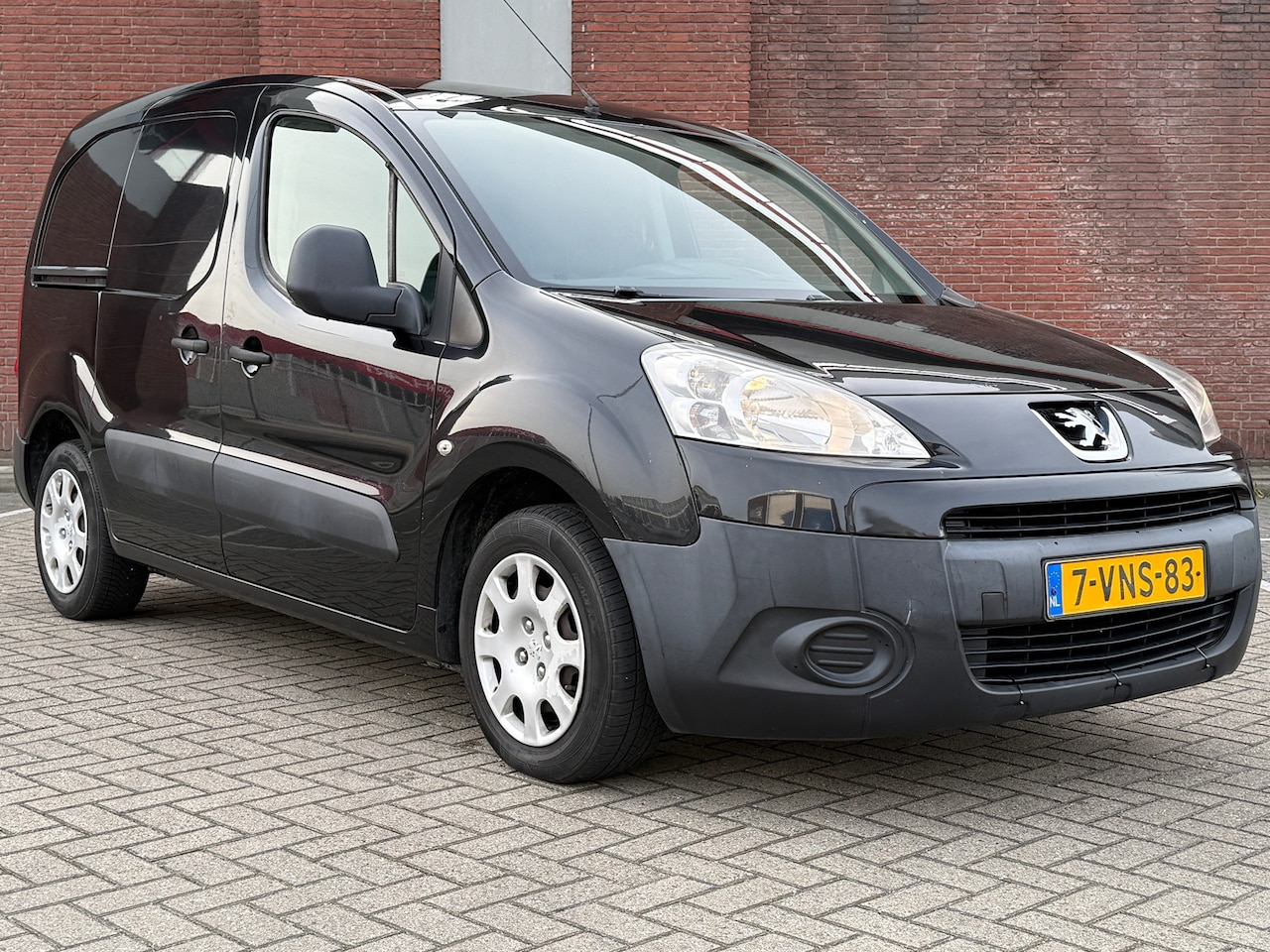 Peugeot Partner - 120 1.6 HDI L1 XT|AIRCO|TREKHAAK|APK - AutoWereld.nl