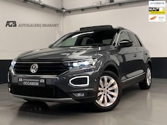 Volkswagen T-Roc - 2.0 TSI 4Motion Sport Pano/Virtual/Carplay/Camera