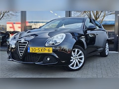 Alfa Romeo Giulietta - 1.4 T Distinctive + NAVI + CRUISE + LM VELGEN