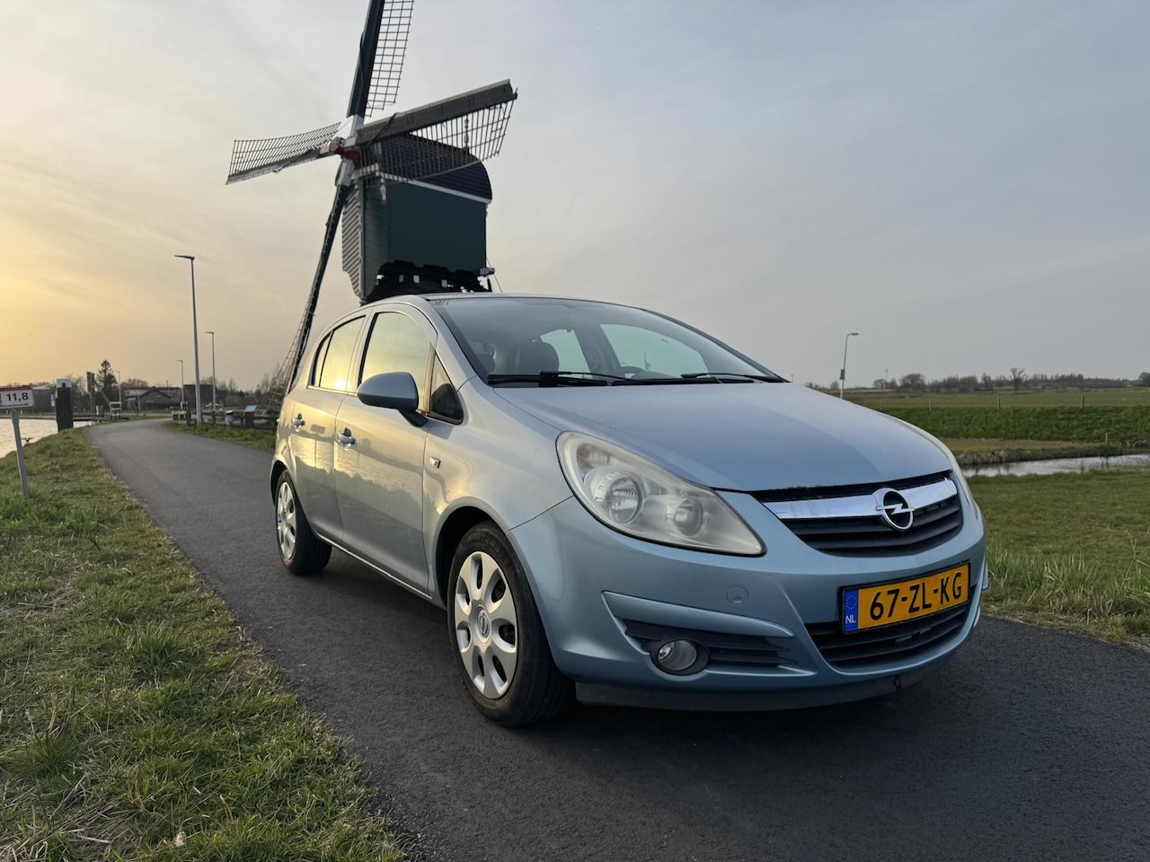 Opel Corsa - 1.4-16V Benzine *airco* Bleutooth* 5 deurs - AutoWereld.nl