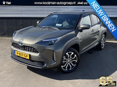 Toyota Yaris Cross - 1.5 Hybrid First Edition Navigatie, Smart Key, LMV, Privacy glass, Adaptieve cruise contro