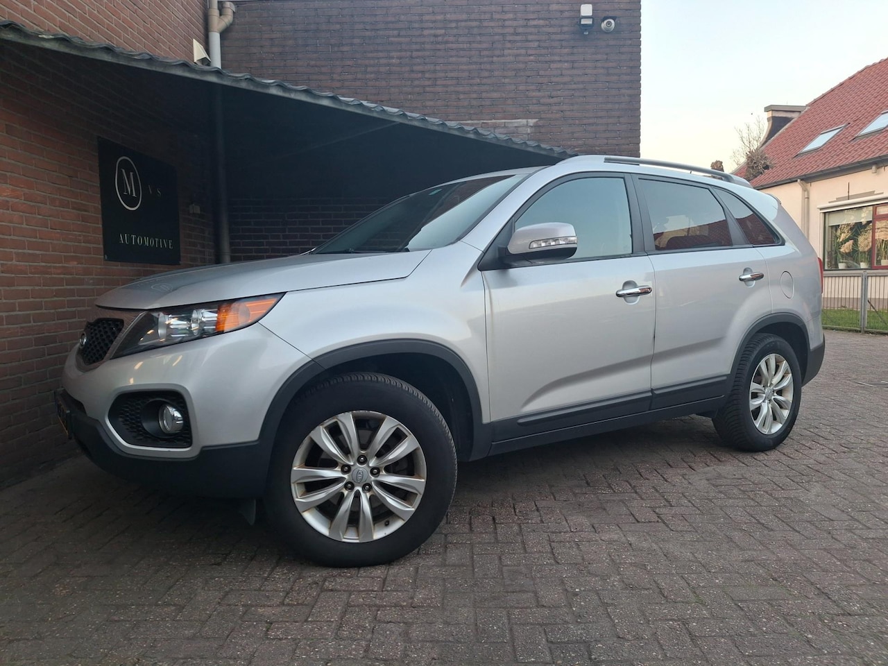 Kia Sorento - 2.4 X-ecutive 174PK Airco / Cruise Controle / Parkeer Sensoren / Bluetooth - AutoWereld.nl