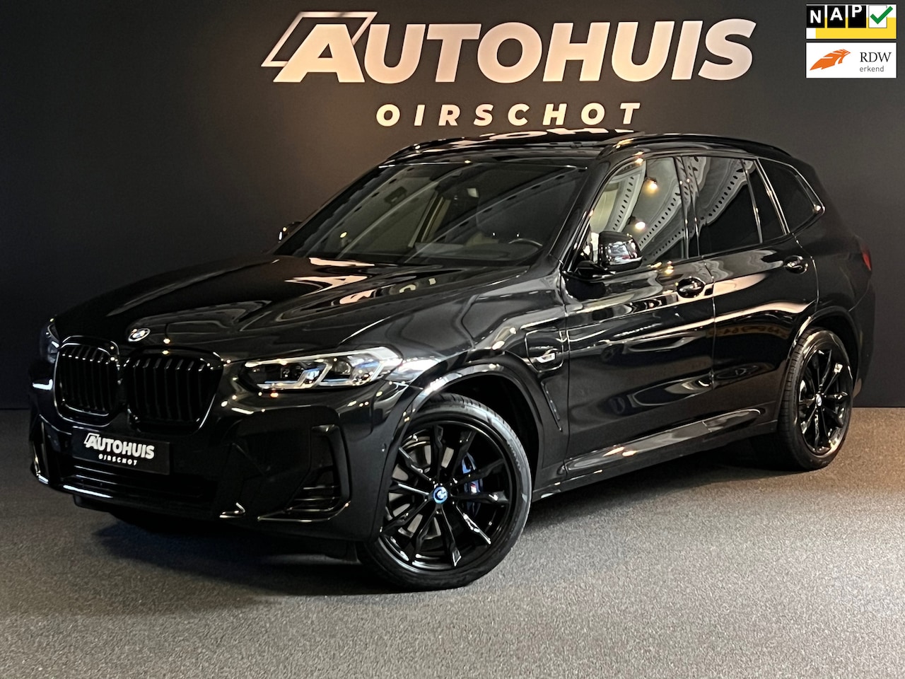 BMW X3 - XDrive30e High Executive Edition M Pano/Memory stoelen/ Laser/ 360Camera/ M Gordels/ Headu - AutoWereld.nl