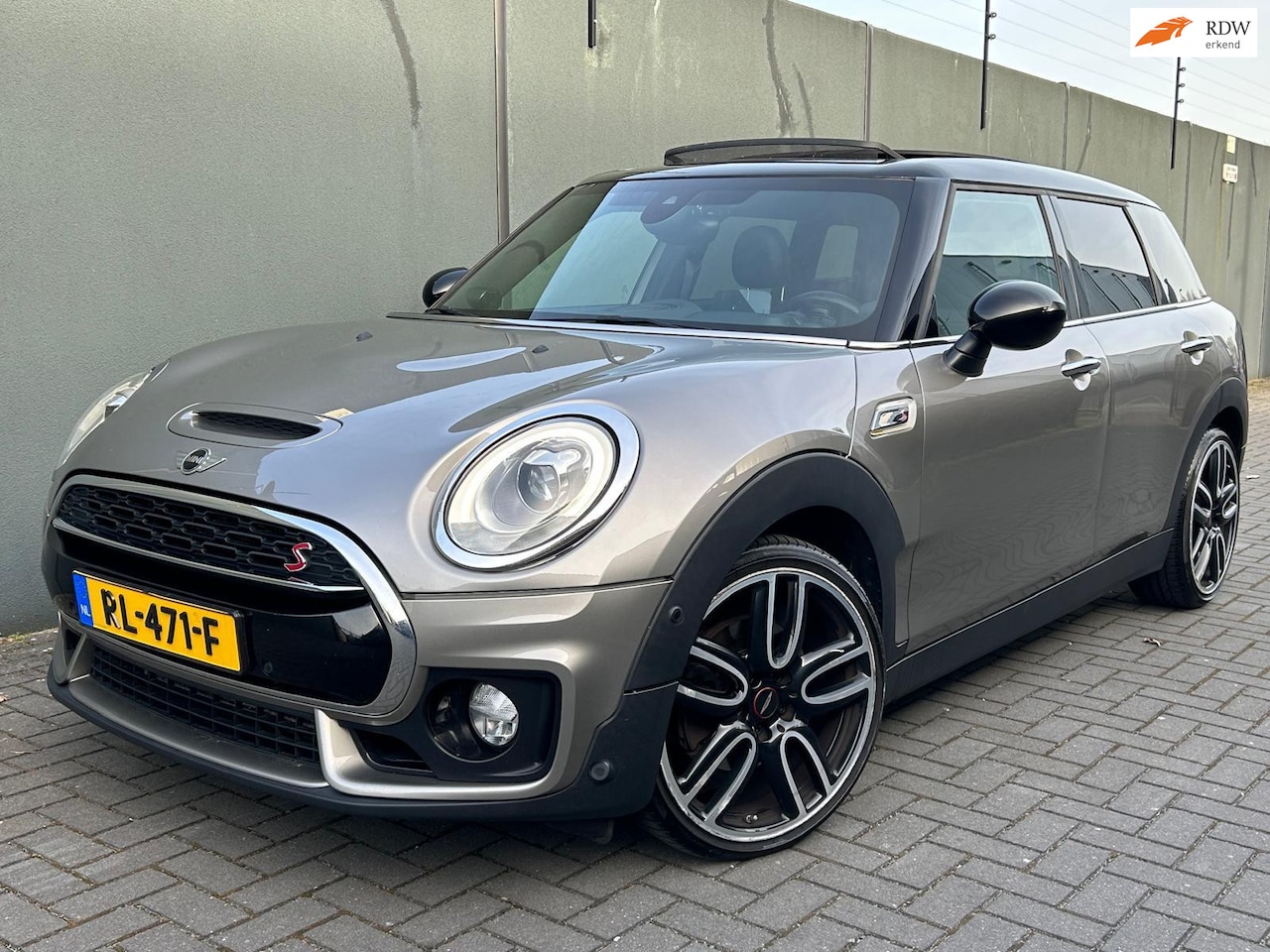 MINI Clubman - Mini 2.0 Cooper S Chili Serious Business / AUT / Full - AutoWereld.nl