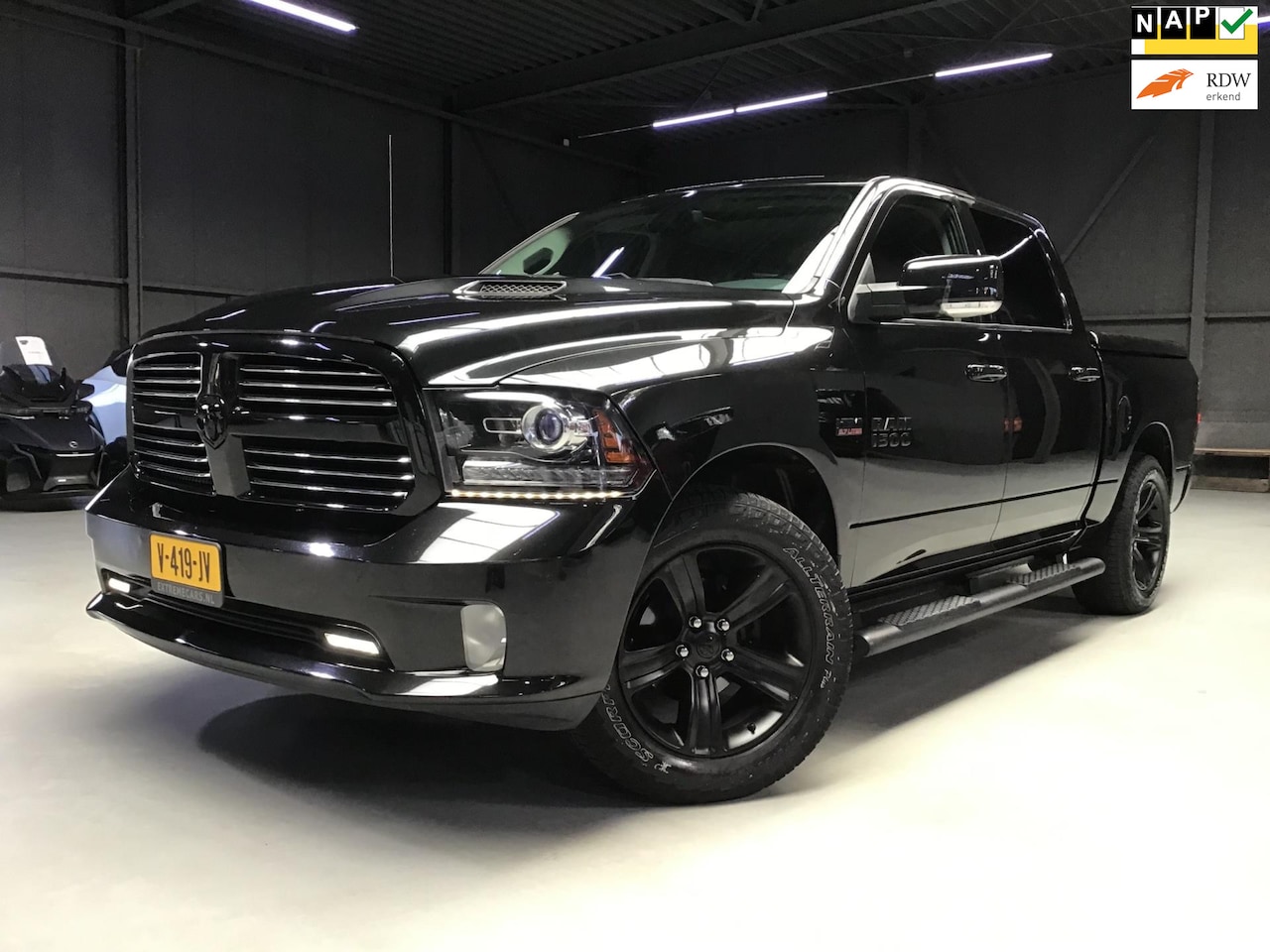 Dodge Ram 1500 - 5.7 V8 4x4 Quad Cab 6'4 Sport I Trekhaak I 3500Kg I Leder I Elec Stoel * Verwarm * Koeling - AutoWereld.nl