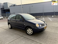 Volkswagen Polo - 1.4-16V Highline AUTOMAAT Volledig onderhouden APK 2026