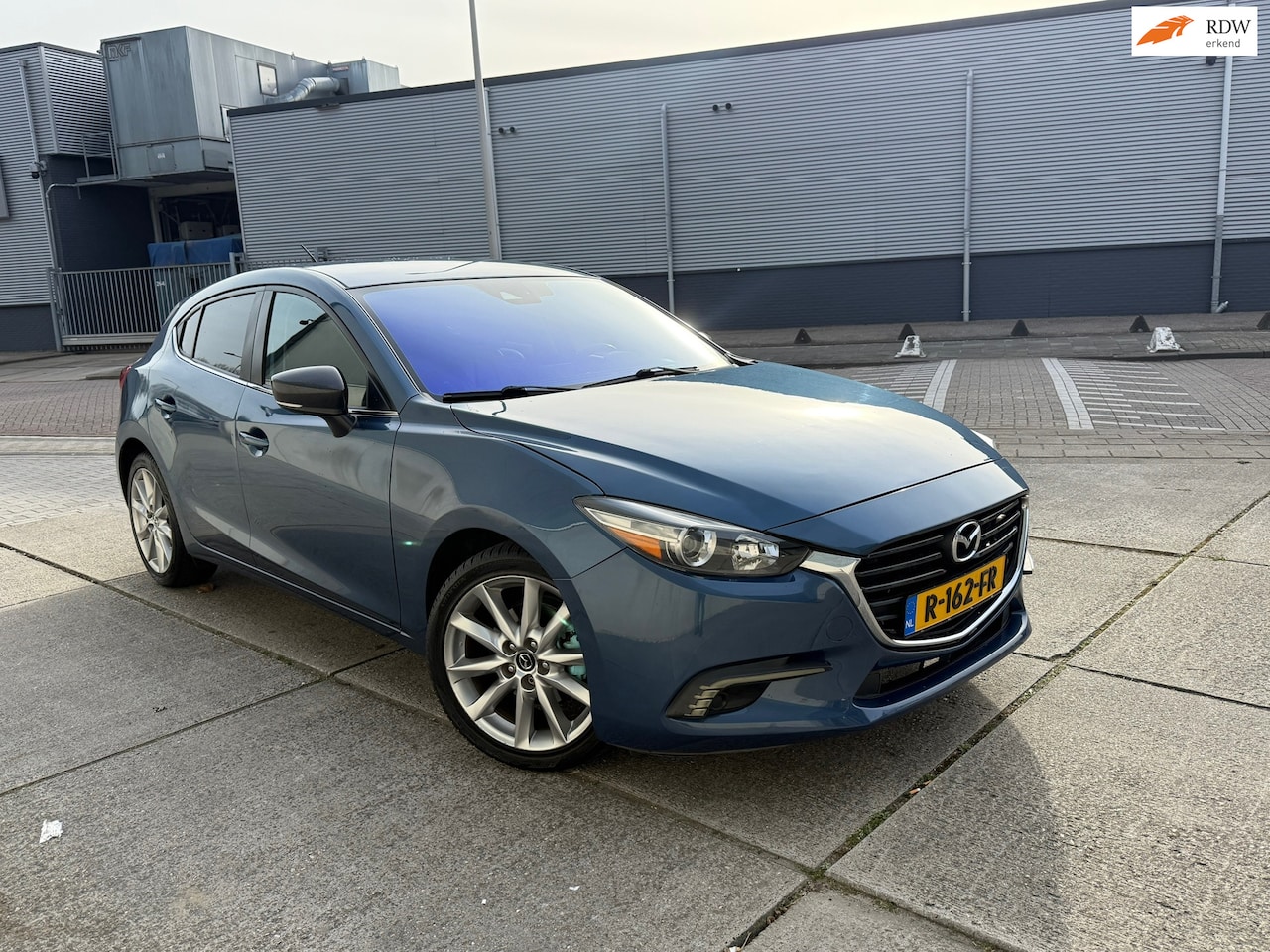 Mazda 3 - 2.0 SkyActiv-G 120 TS+ AUTOMAAT NAVI LEER APK - AutoWereld.nl