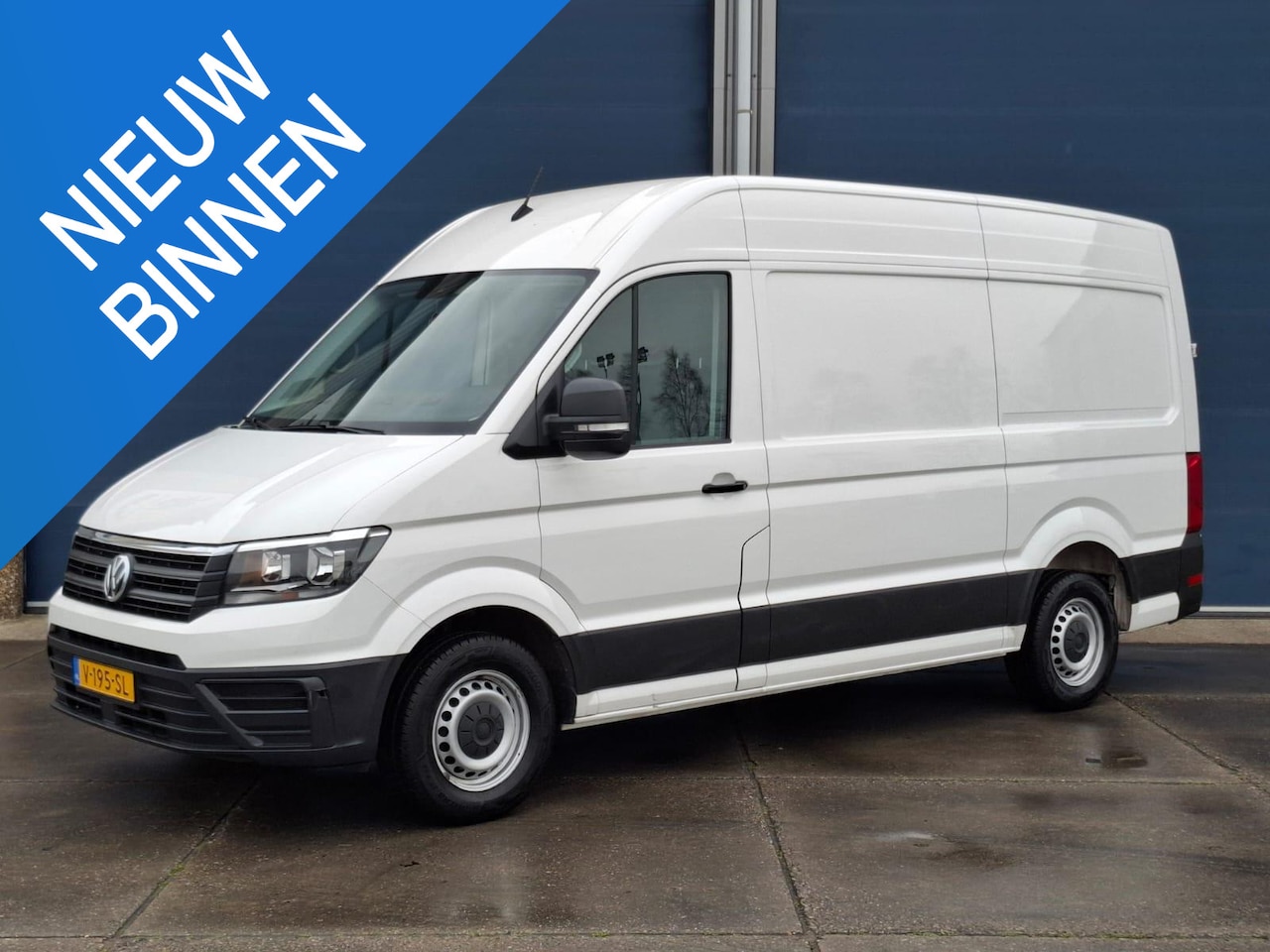 Volkswagen Crafter - 35 2.0 TDI L3H3 Highline AIRCO / CRUISE CONTROLE / NAVI / TREKHAAK - AutoWereld.nl