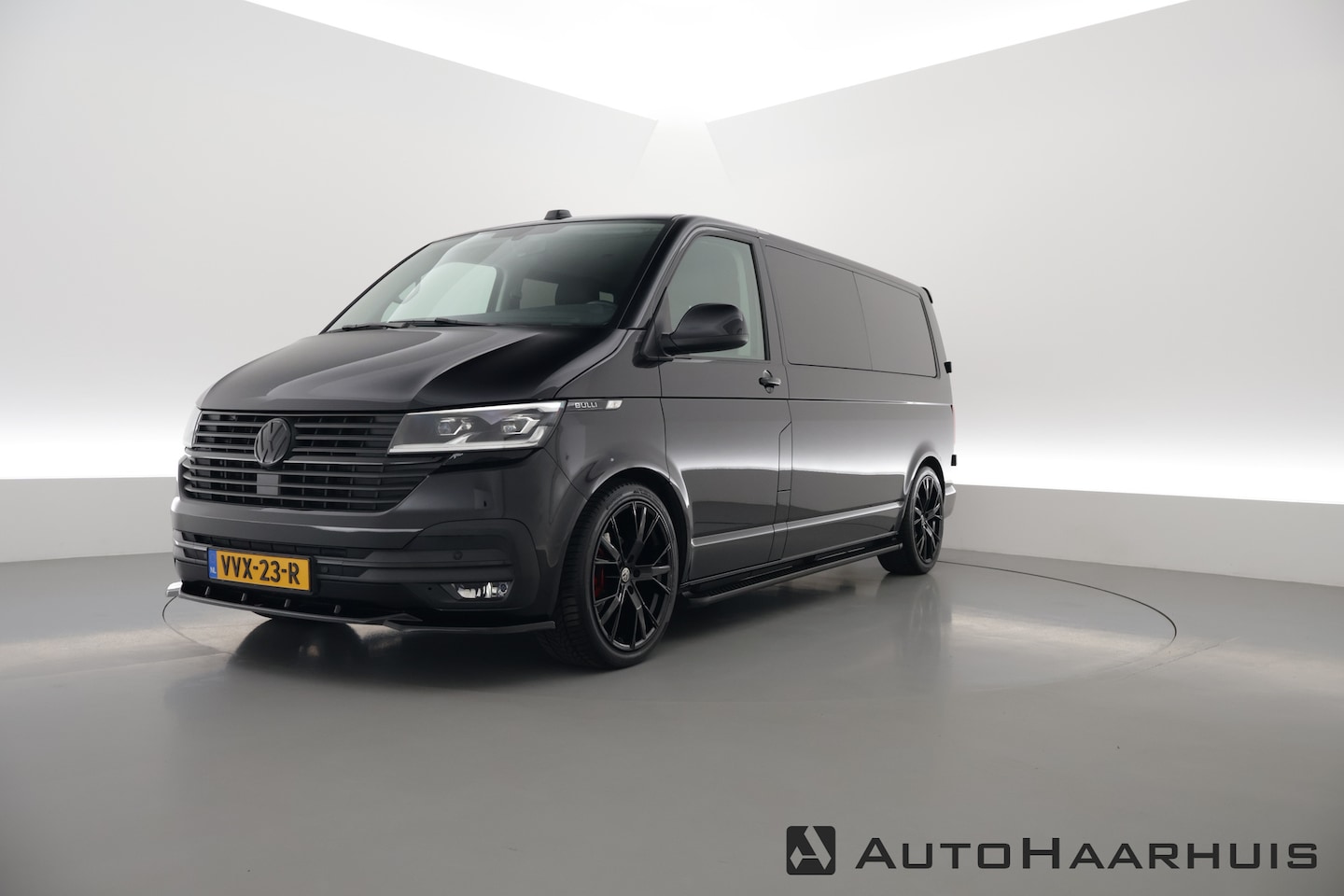 Volkswagen Transporter - 2.0 TDI-150pk Automaat | Dubb.Cab. | BULLI | Leder | 20" LM velgen | Camera | Trekhaak | V - AutoWereld.nl