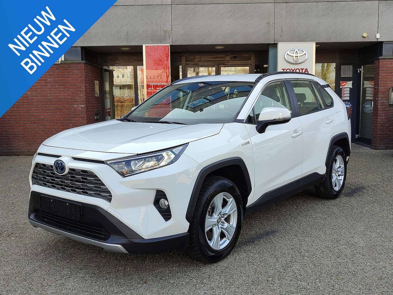 Toyota RAV4 - 2.5 Hybrid PARK-SENSOREN APPLE/ANDRIOD CLIMA AD-CRUISE BLUETOOTH CAMERA LM-VELGEN - AutoWereld.nl