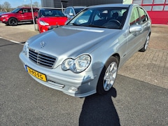 Mercedes-Benz C-klasse - 180 Kompressor ZEER NETJES 6bak Navi lmv Trekhaak