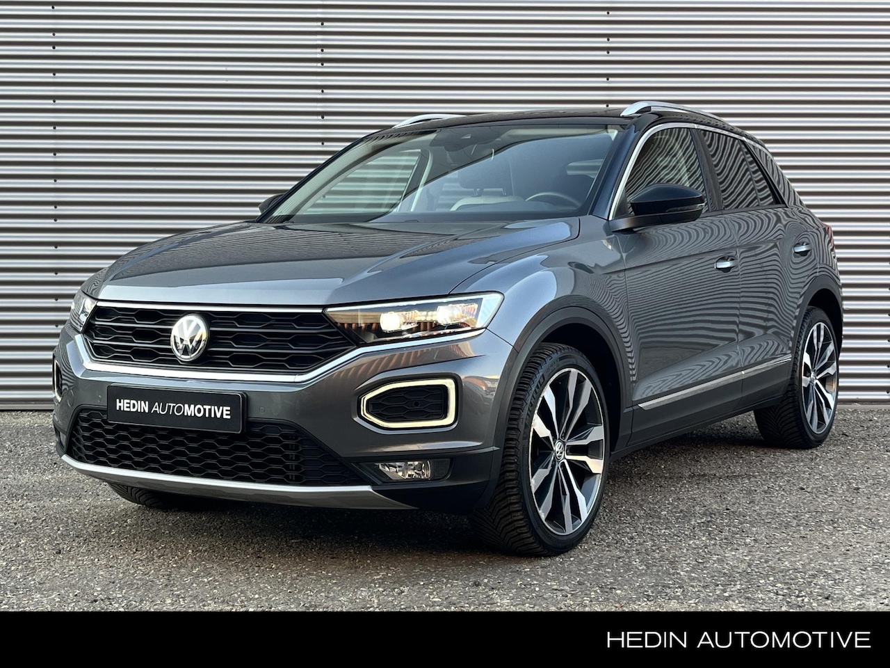 Volkswagen T-Roc - 1.5 TSI Sport / Nederlandse Auto / Eerste Eigenaar / Elektrisch Glazen Panorama-Dak / Elec - AutoWereld.nl