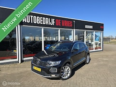 Volkswagen T-Roc - 1.5 TSI Sport ACC/Virtual/Camera/18Inch/NAP