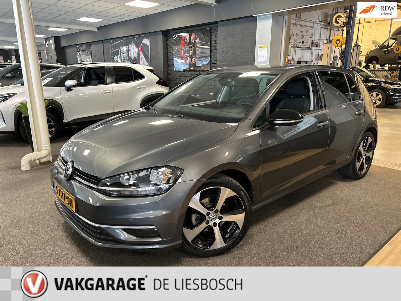 Volkswagen Golf - 1.0 TSI Trendline / Join / Navigatie / Cruisecontrol / camera / pdc v+a - AutoWereld.nl