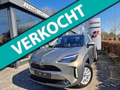 Toyota Yaris Cross - 1.5 Hybrid Active NAVI/KEYLESS/STOEL-EN STUURVERWARMING/ELECTR A-KLEP/HUD