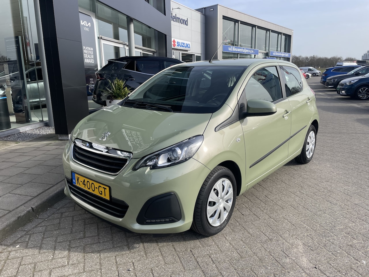 Peugeot 108 - 1.0 e-VTi Active // Aplle car play // Camera // 16.000km // 1e eigenaar info Roel 0492-588 - AutoWereld.nl