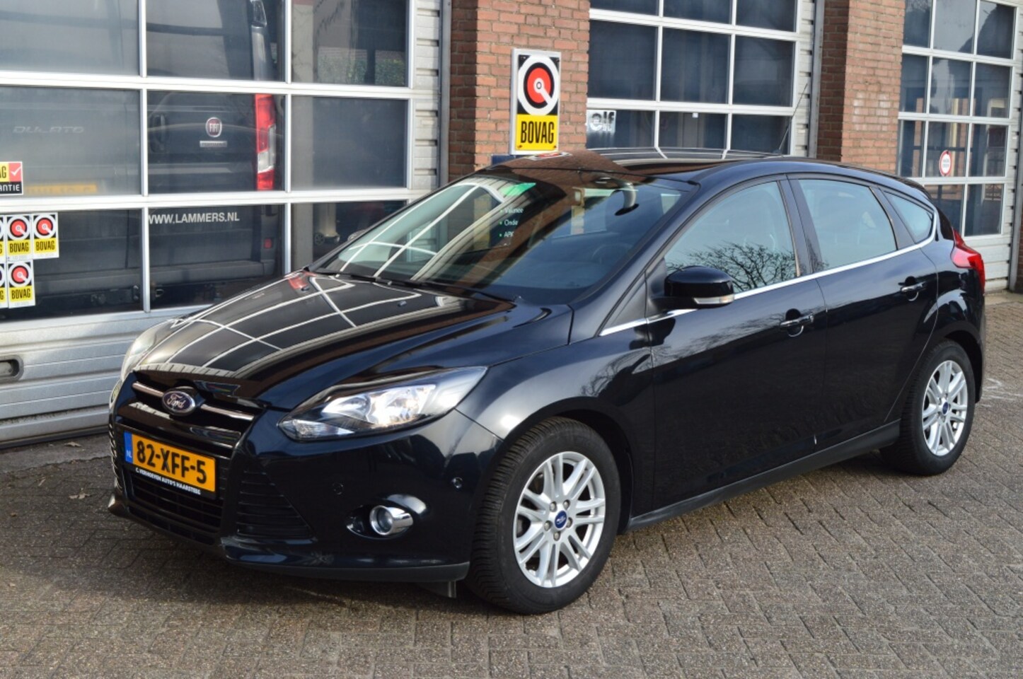 Ford Focus - 1.0 EcoB. Lease Ti. - AutoWereld.nl