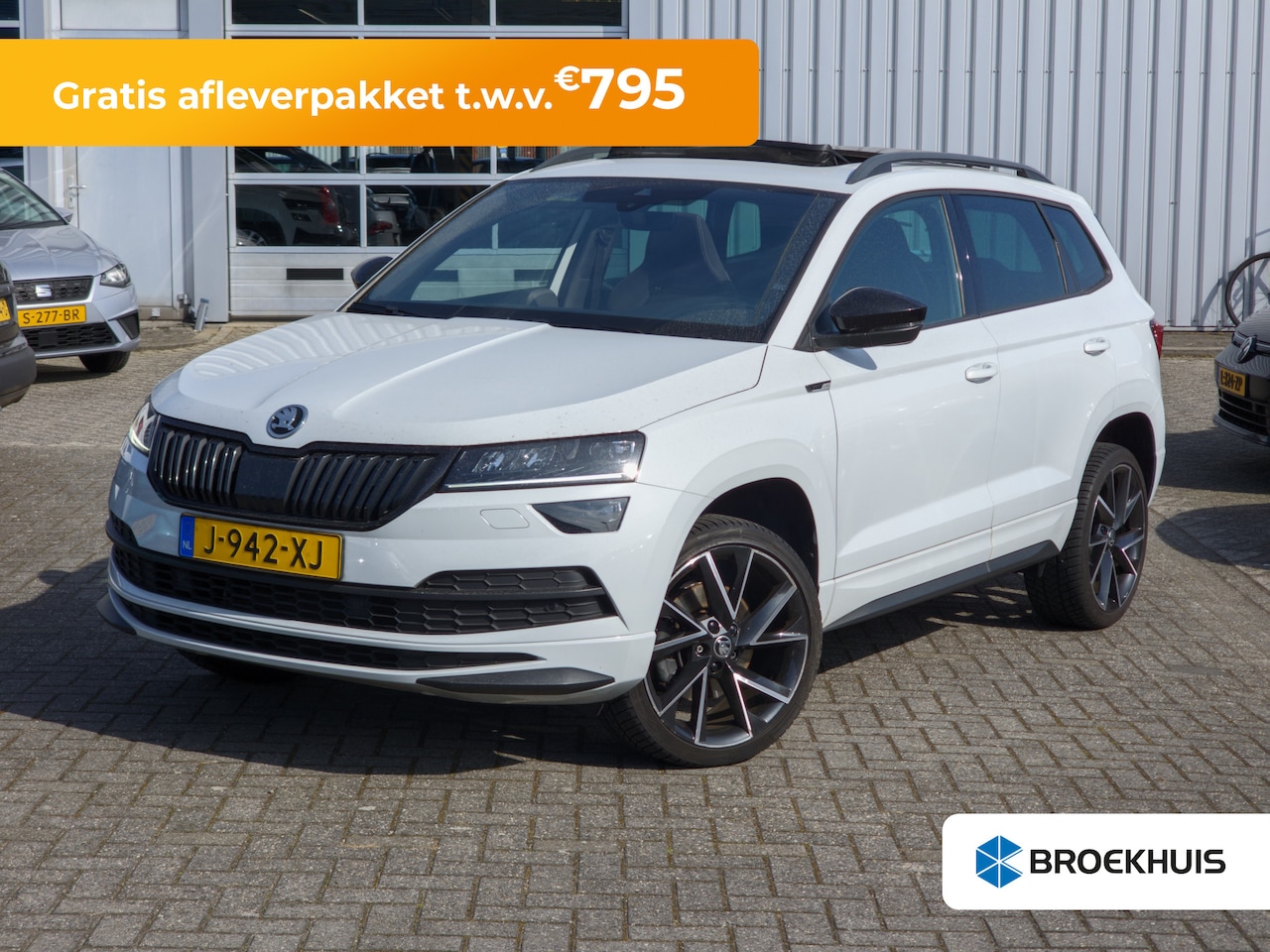 Skoda Karoq - 1.5 TSI ACT 150pk Sportline Business | 100% Dealeronderhouden | 1ste eigenaar | Panorama-d - AutoWereld.nl