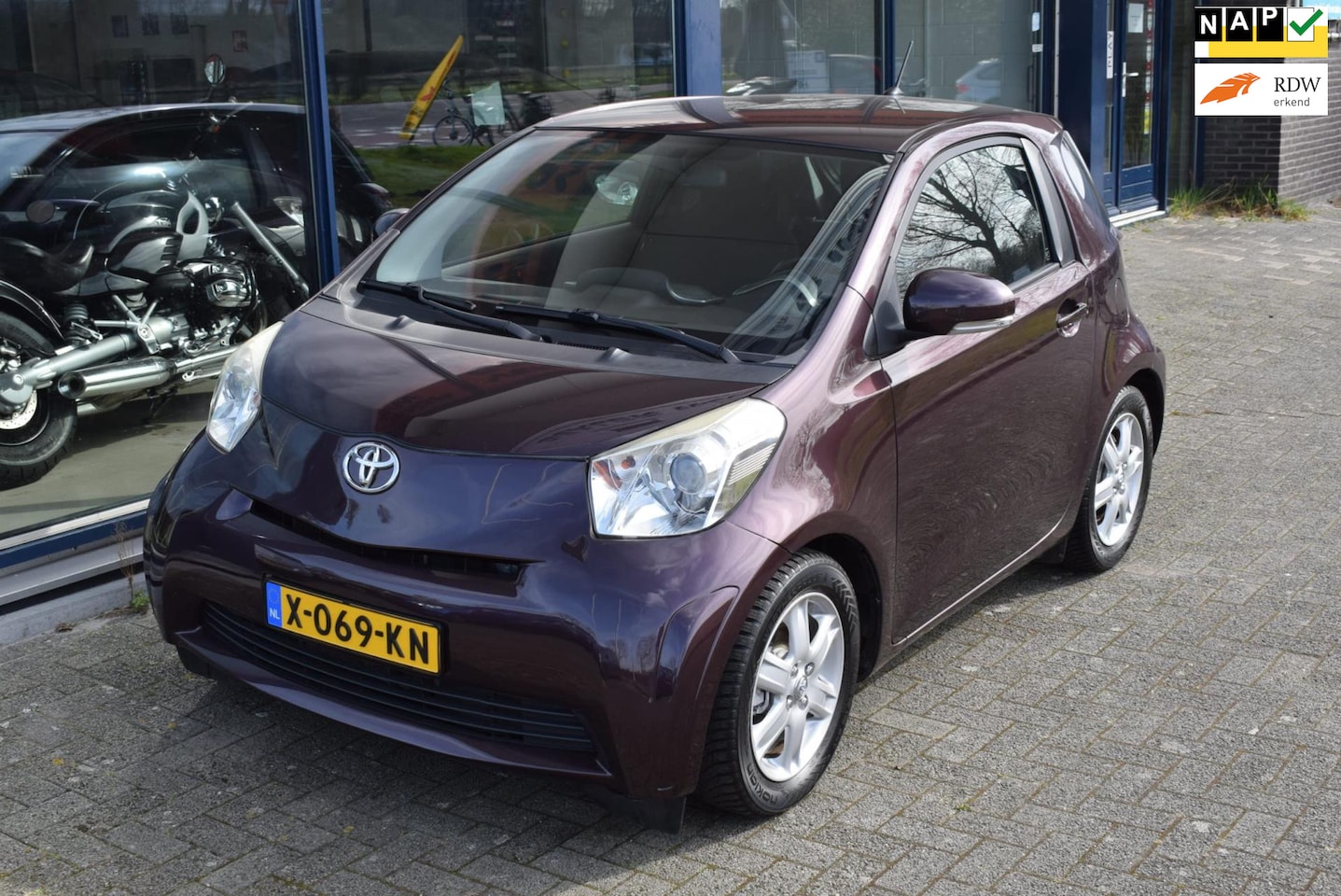 Toyota iQ - 1.0 VVTi Comfort 1.0 VVTi Comfort (airco) - AutoWereld.nl