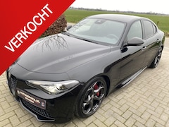 Alfa Romeo Giulia - 2.0 T Veloce Ti AWD Harman Kardon, QV spoiler en skirts, Apple CarPlay, instelbare schokde