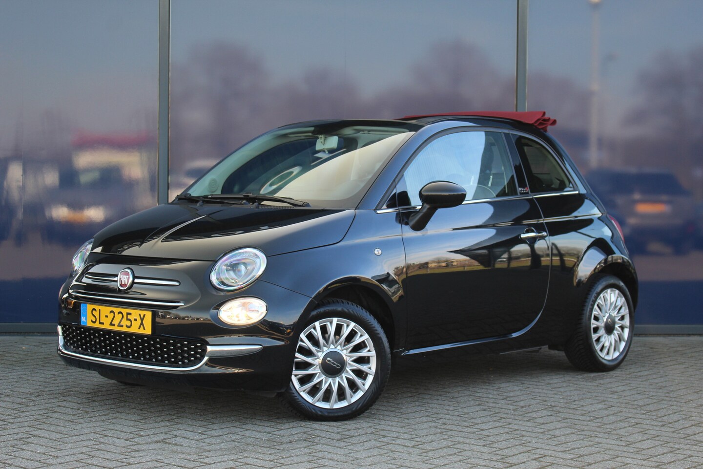 Fiat 500 C - 0.9 TwinAir Turbo Lounge | Cruise | DAB | Navi | LMV 15" | Airco | Trekhaak | Leder Stuurw - AutoWereld.nl