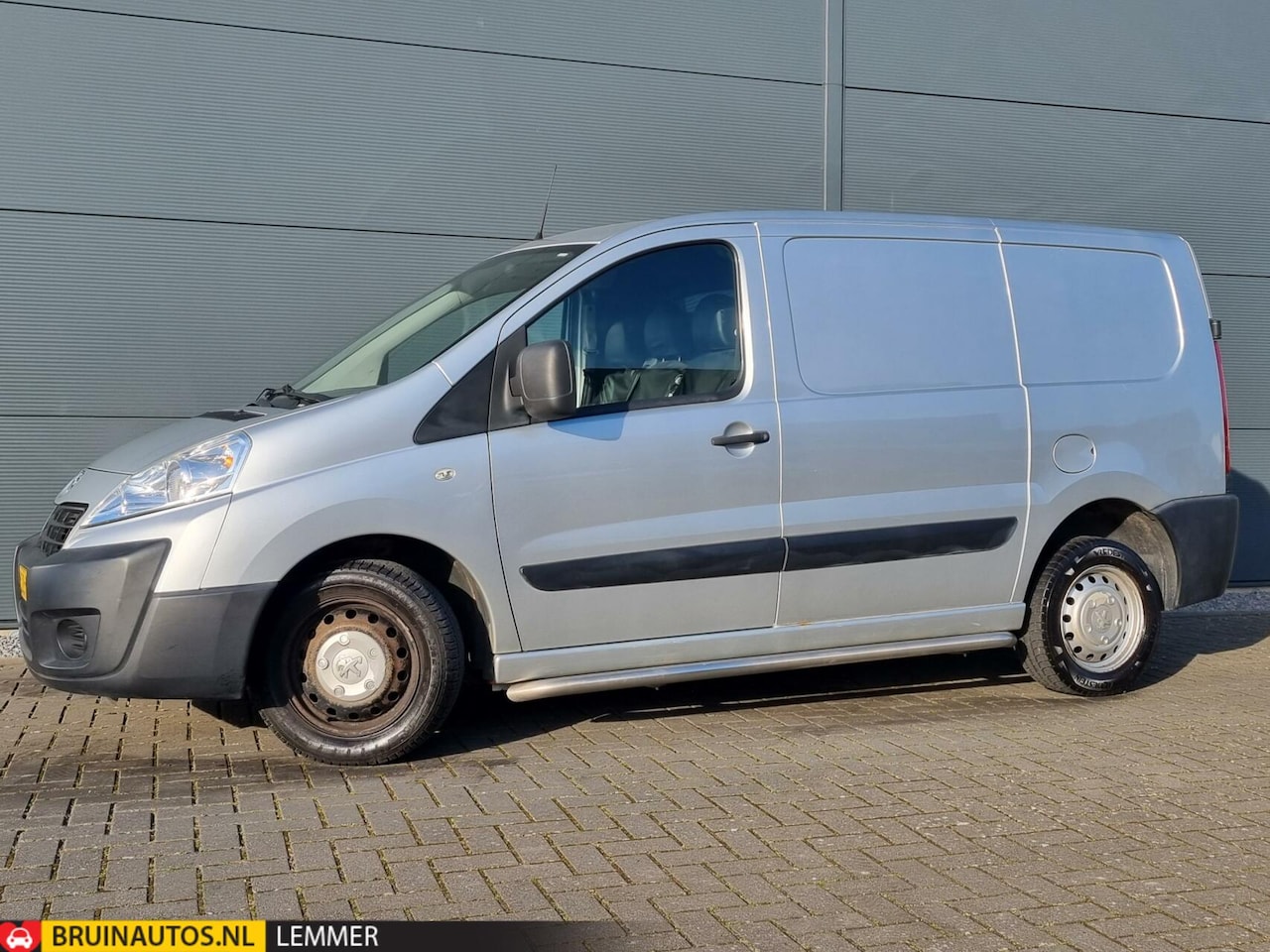 Peugeot Expert - 1.6 HDI L1H1 Airco Trekh 3-Pers - AutoWereld.nl