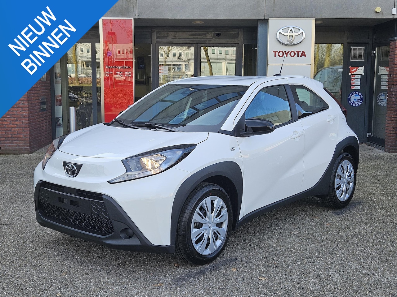 Toyota Aygo X - 1.0 VVT-i MT PLAY NIEUW DIRECT RIJDEN APPLE/ANDROID AD-CRUISE AIRCO BLUETOOTH CAMERA EL-RA - AutoWereld.nl