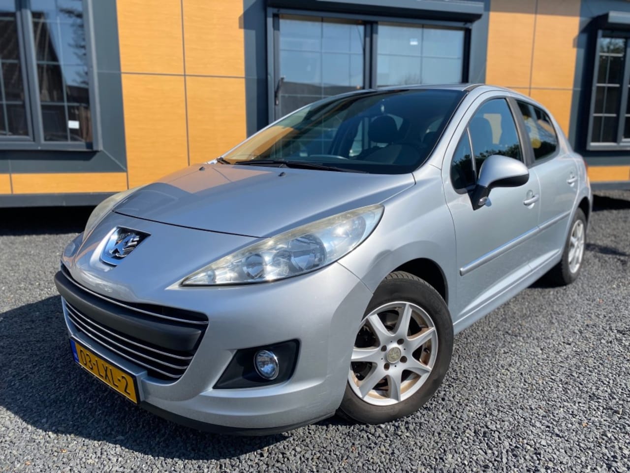 Peugeot 207 - 1.6 VTI XS Climate control Cruise control slechts 100DKM!! - AutoWereld.nl