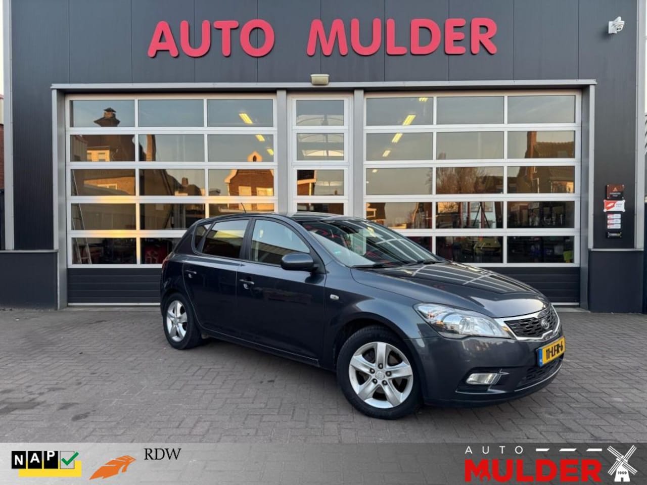 Kia Cee'd - CEED 1.4 CVVT SE7EN / AIRCO / TREKHAAK / CRUISECONTROL / RIJKLAA - AutoWereld.nl