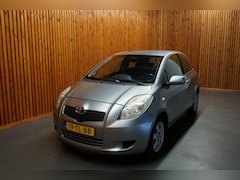 Toyota Yaris - 1.3 VTTI SOL AUTOMAAT/ APK 2-2026