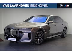 BMW 7-serie - 750e xDrive High Executive M Sport Automaat / Panoramadak Sky Lounge / Trekhaak / Stoelven