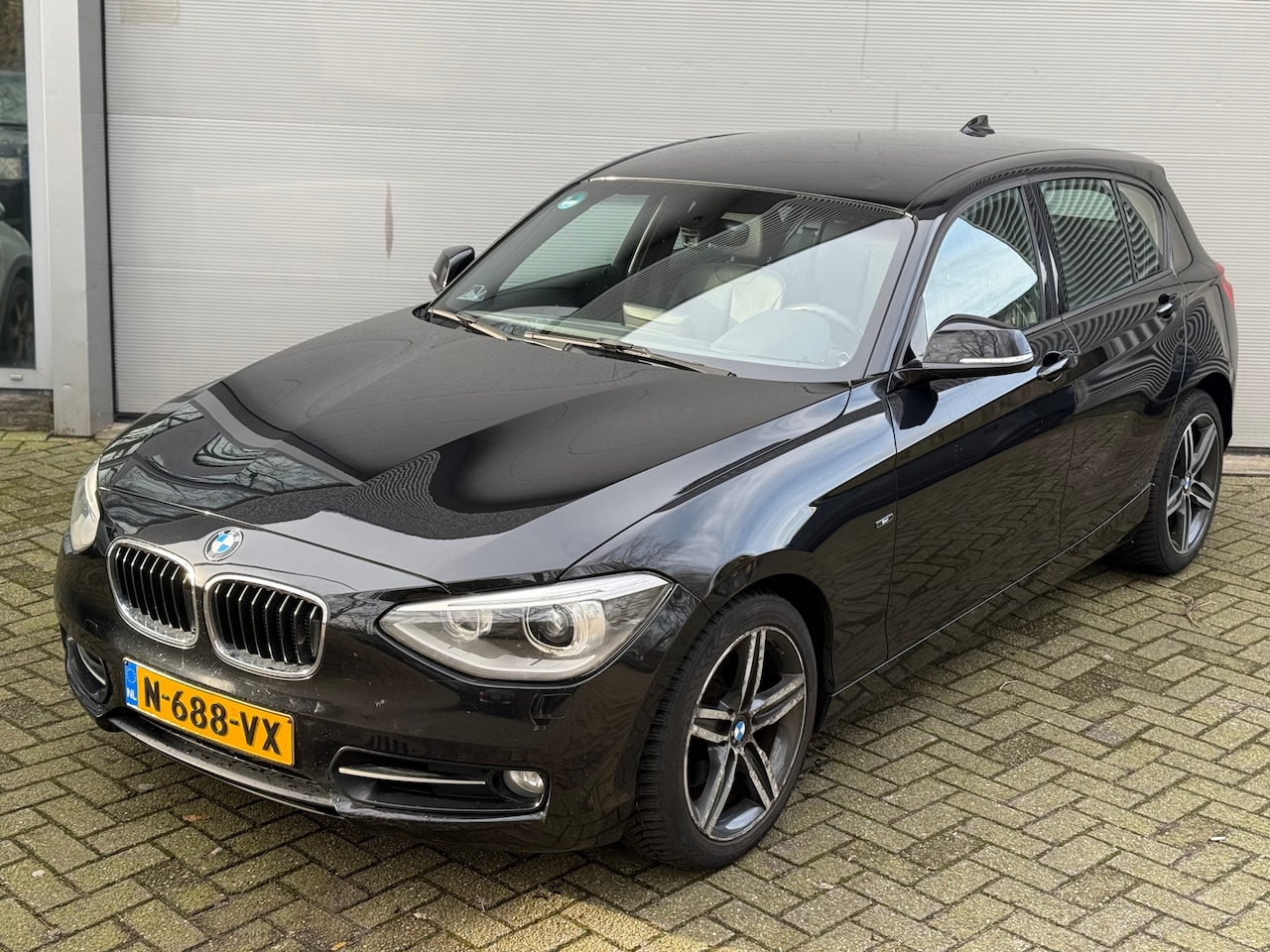 BMW 1-serie - 120d M Sport l Automaat l Volleder l Navi l Xenon l - AutoWereld.nl