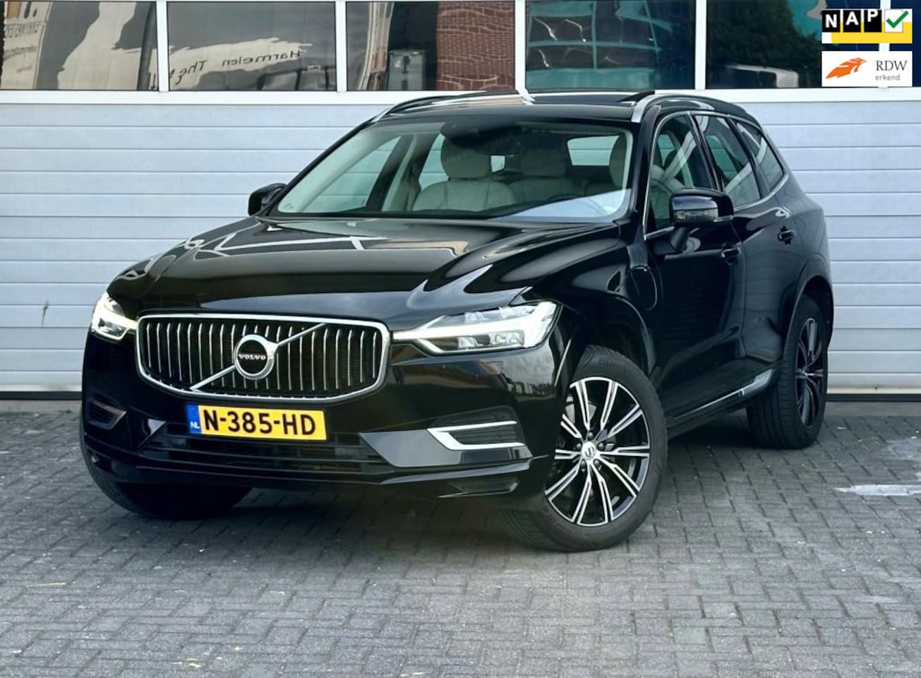 Volvo XC60 - 2.0 T8 Twin Engine AWD Inscription 12mnd garantie - AutoWereld.nl