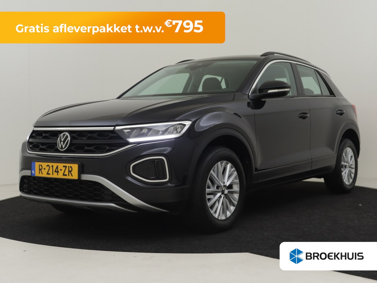 Volkswagen T-Roc - 1.0 TSI Life 111pk | 1e eigenaar | Adaptief cruise control | Navigatie via app | Park assi - AutoWereld.nl