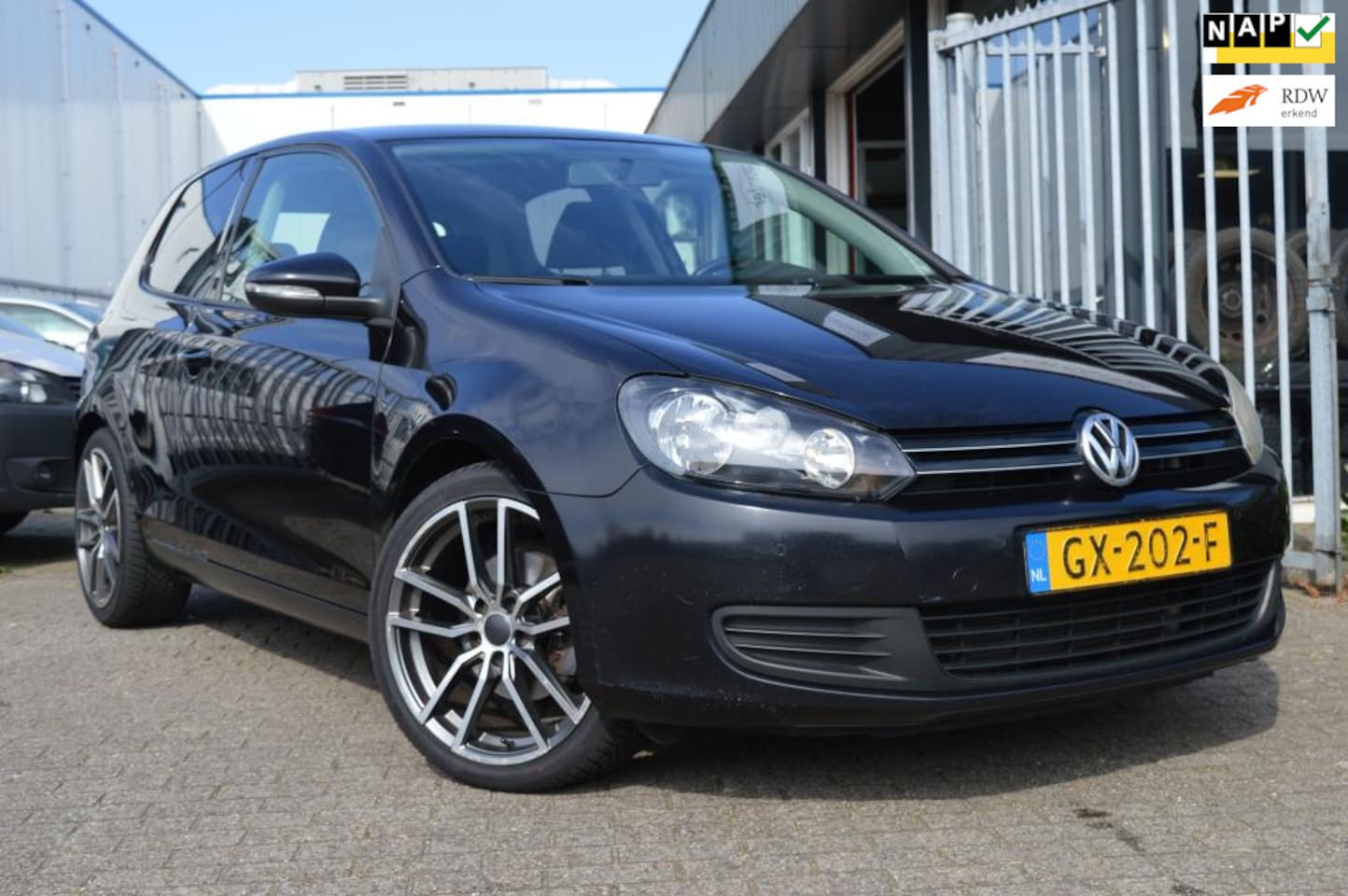 Volkswagen Golf - 1.4 TSI Trendline Airco RNS 18"LMV PDC NAP - AutoWereld.nl