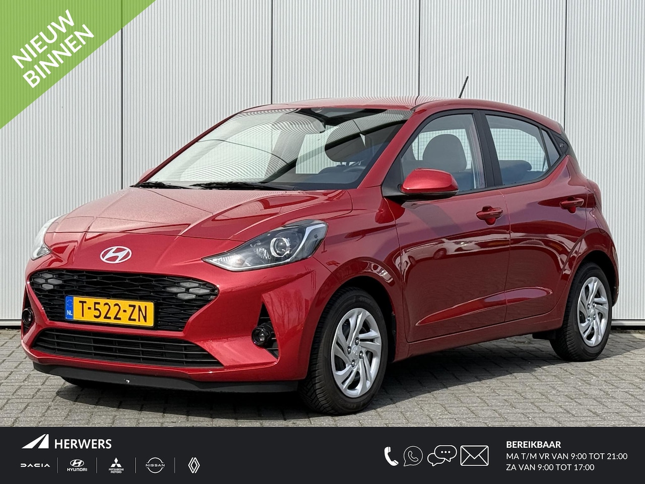 Hyundai i10 - 1.0 Premium / Slechts 2.504 km / 1e eig. / Climate Control /  All Season banden / - AutoWereld.nl