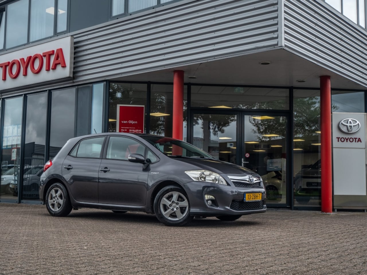 Toyota Auris - 1.8 Full Hybrid Business 1.8 Full Hybrid Business - AutoWereld.nl