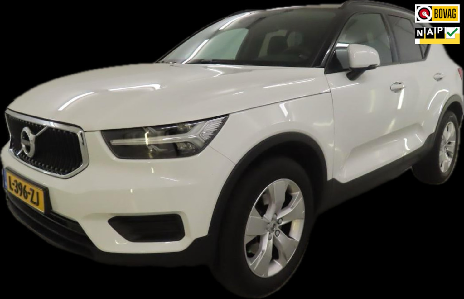 Volvo XC40 - 1.5 T2 Momentum Core TREKHAAK/NAVI/ZWART DAK - AutoWereld.nl