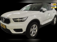 Volvo XC40 - 1.5 T2 Momentum Core TREKHAAK/NAVI/ZWART DAK