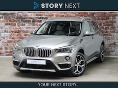 BMW X1 - sDrive20i High Executive xLine Automaat / Navigatie Professional / Leder / Trekhaak / 18 I