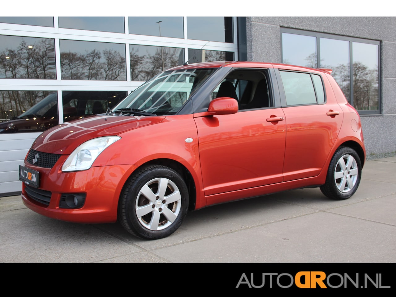 Suzuki Swift - 1.3-16v 93 Pk Bandit 5 Deurs Keyless, Multimedia, Climaatcontrol - AutoWereld.nl