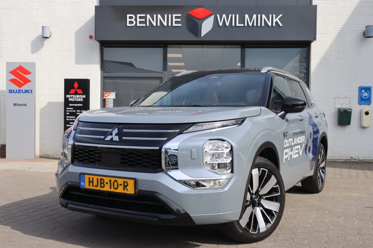 Mitsubishi Outlander - 2.4 PHEV Instyle+ 2.4 PHEV Instyle+ - AutoWereld.nl