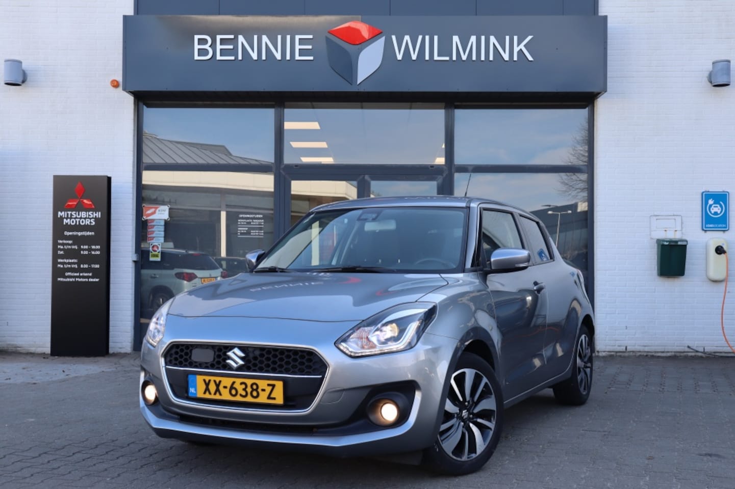 Suzuki Swift - 1.2 Stijl Smart Hybrid AdaptiveCruise/Navi/Keyless - AutoWereld.nl