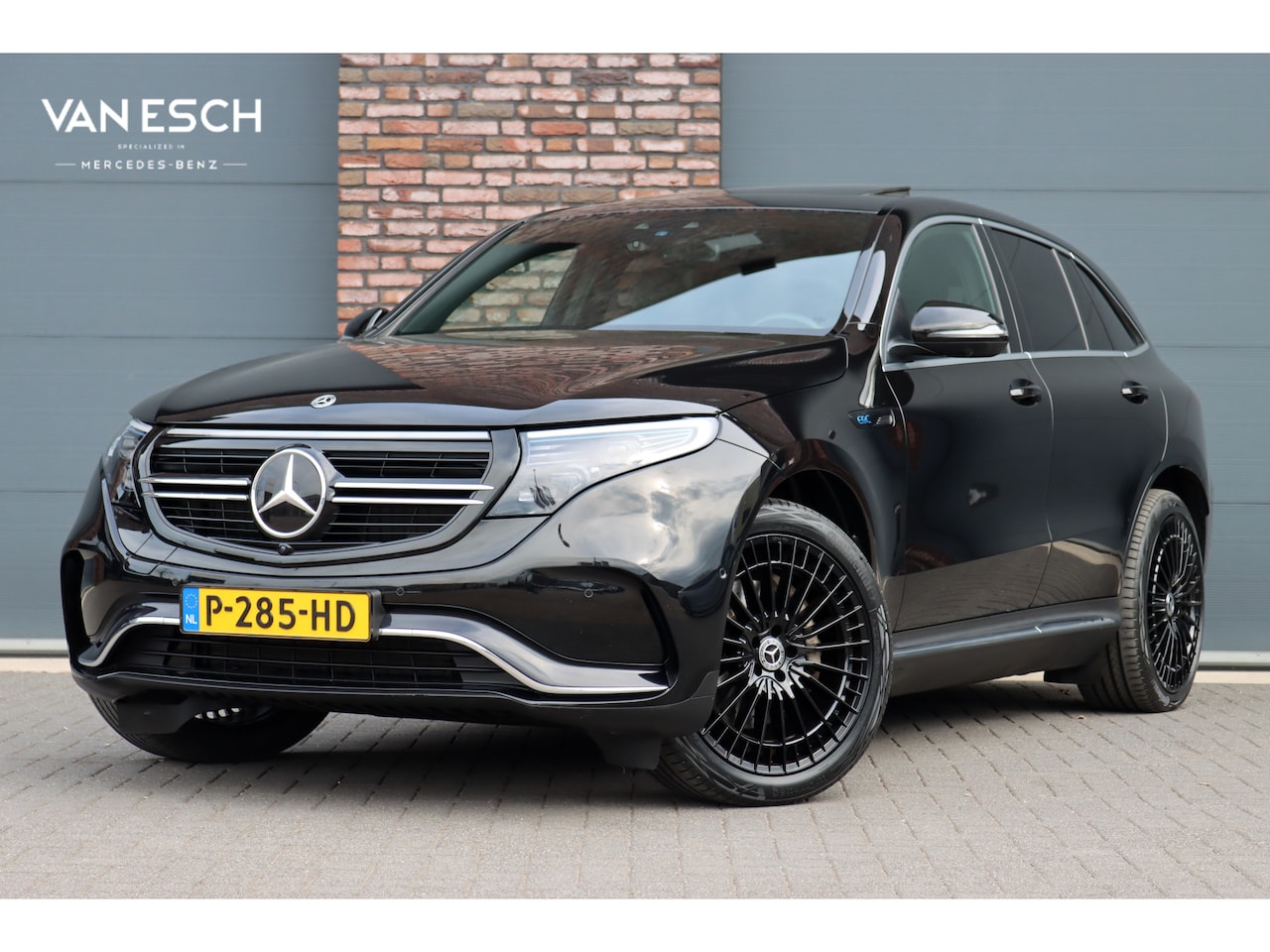 Mercedes-Benz EQC - 400 4MATIC AMG Line 80 kWh | 33.500,- ex BTW | Schuifdak | Distronic+ | Trekhaak | HUD | S - AutoWereld.nl