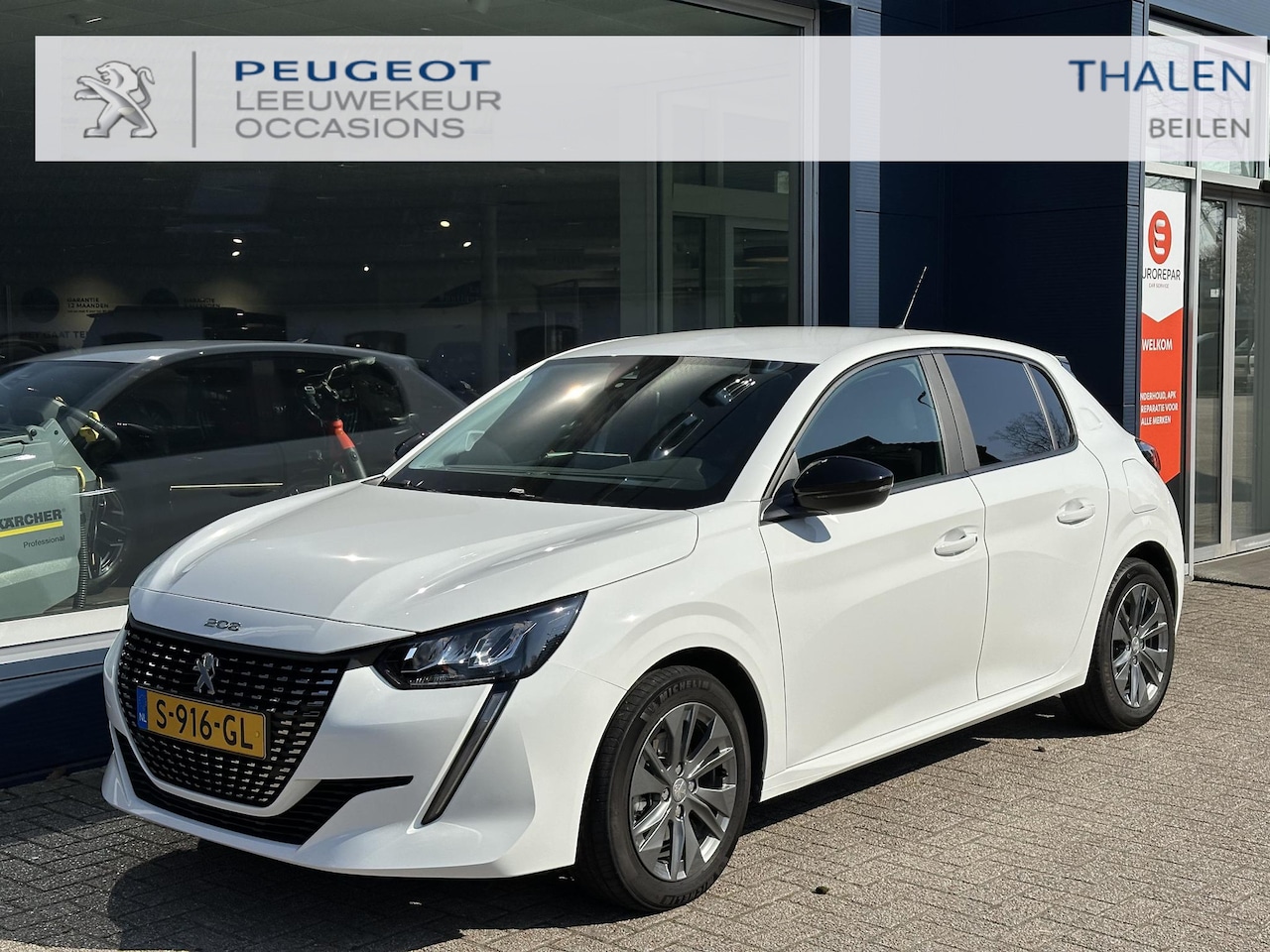 Peugeot 208 - 1.2 Turbo 100 PK Active Pack | 1e Eigenaarsauto met slechts 20.000 KM ! | Navigatie via Te - AutoWereld.nl