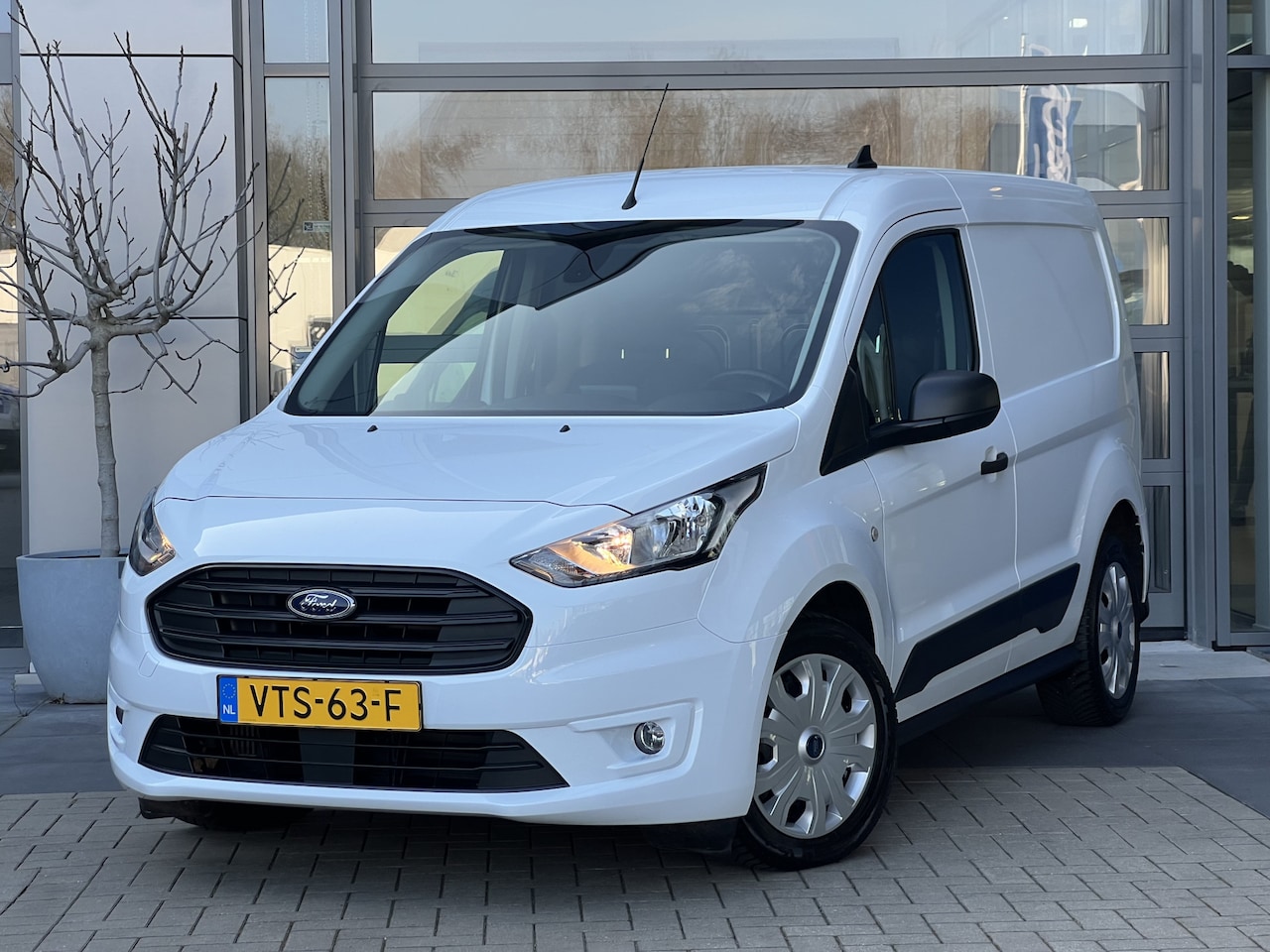 Ford Transit Connect - 1.5 EcoBlue L1 Trend | Trekhaak | Camera | Navigatie | Apple Carplay - AutoWereld.nl