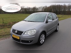 Volkswagen Polo - 1.4-16V Trendline