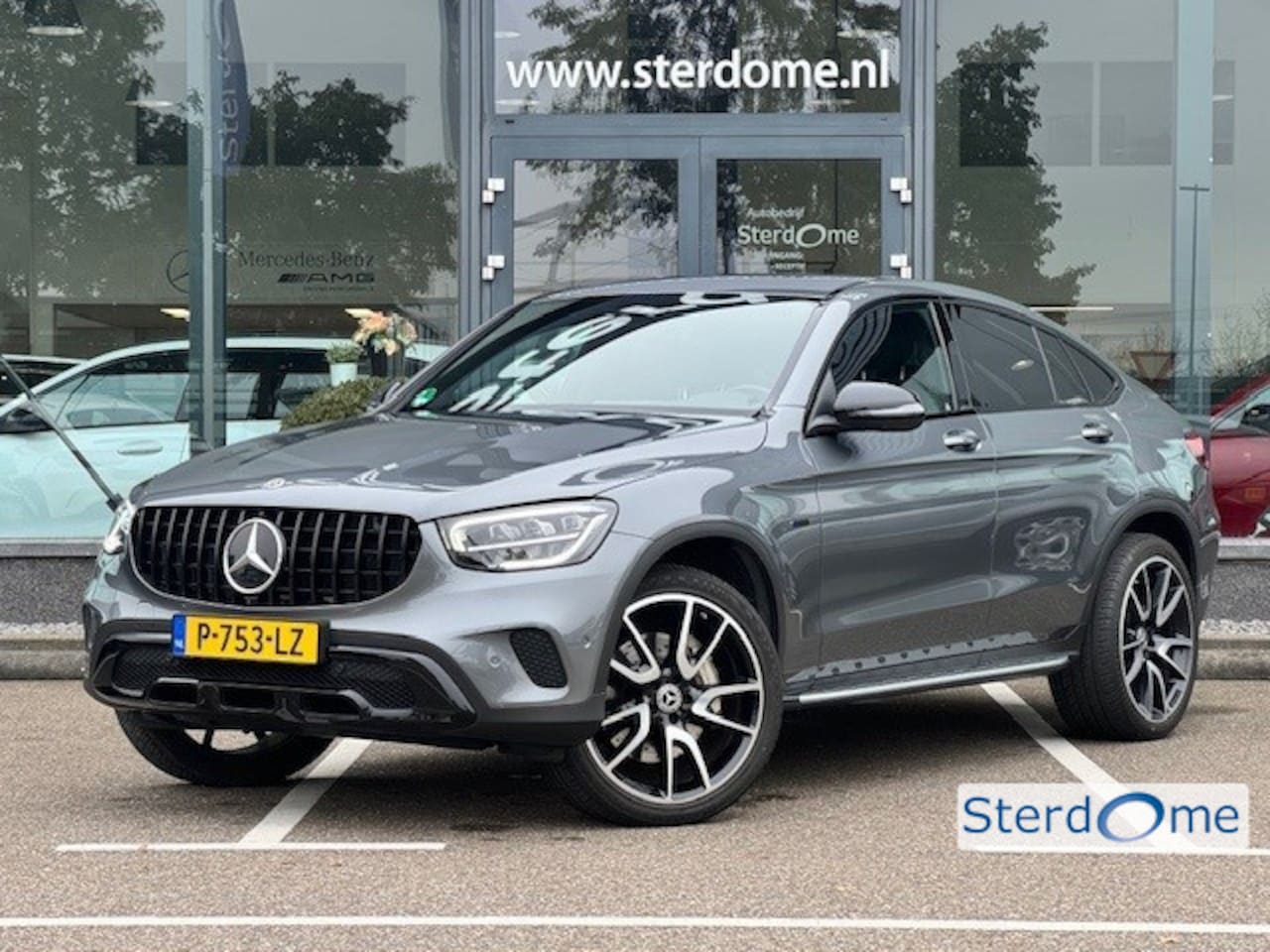 Mercedes-Benz GLC-klasse Coupé - 300e 4MATIC Business Solution AMG l Memory l 360 gr. Camera l MBUX l Trekhaak afneembaar l - AutoWereld.nl