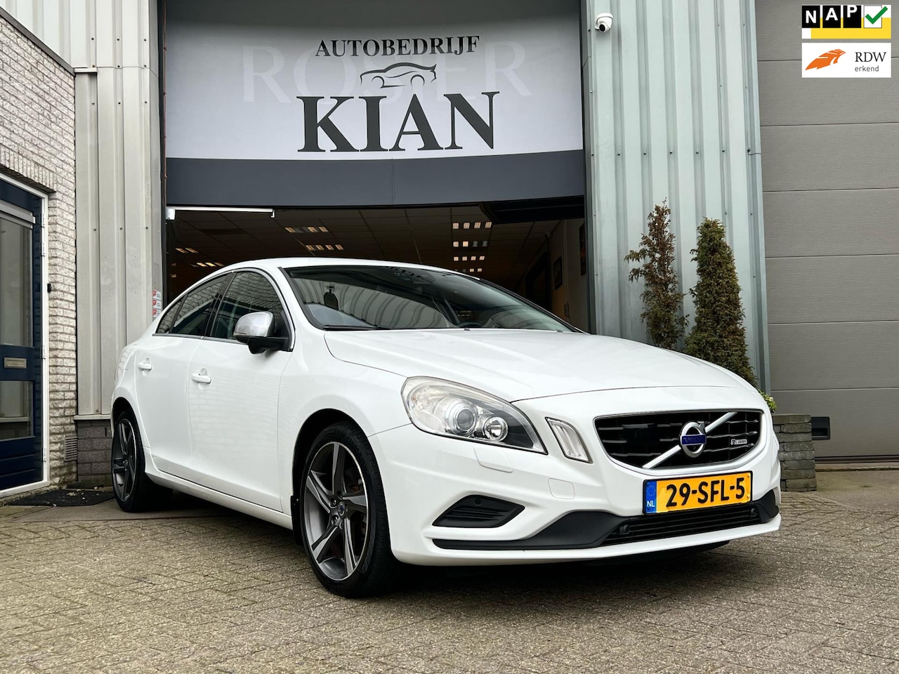 Volvo S60 - 1.6 T4 R-Design| AUTOMAAT - AutoWereld.nl